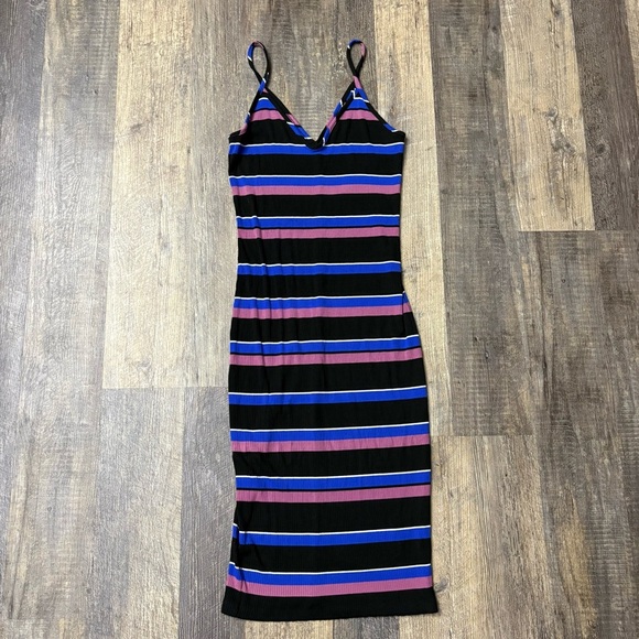 Express Dresses & Skirts - Women’s Express stripped dress size medium